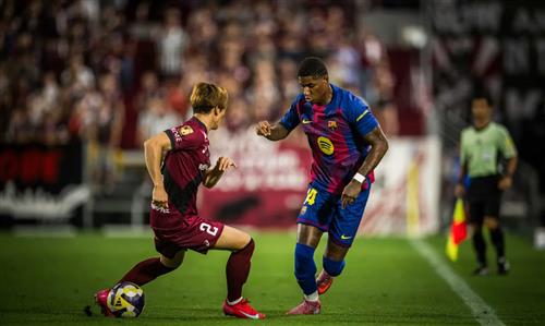 Kobe remporte la Fense contre Barcelone