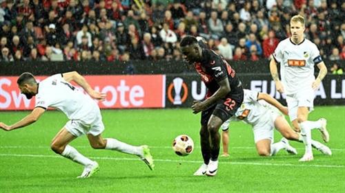 Haken contre Bayer Leverkusen