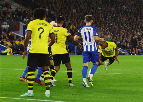 AEK Athènes contre Brighton