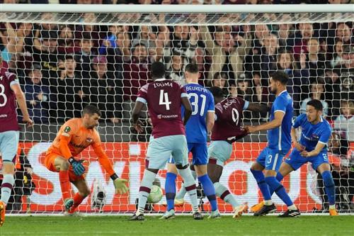 Lincoln City contre West Ham United
