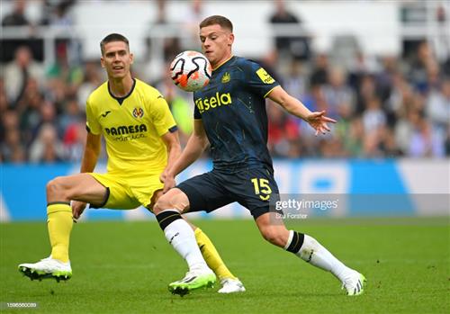Newcastle United contre Villarreal