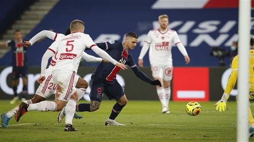 Stade Brestois contre Paris Saint-Germain