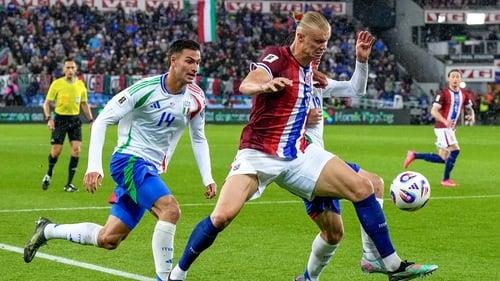 Neville contre l'Italie