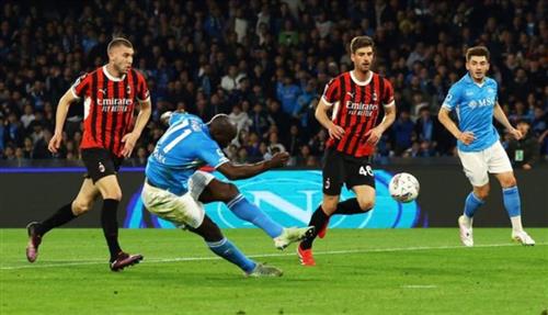 Naples contre Milan AC