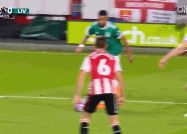 Règlement du litige! Gakpo a été renversé dans la zone des trois secondes et l'arbitre n'a fait aucun commentaire sur la décision de Hooper.