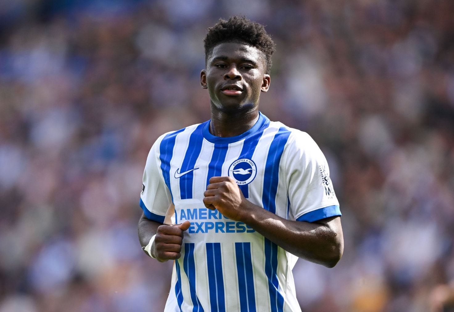 Statistiques de Baleba contre Manchester United : 59 minutes dans le match d'ouverture, taux de réussite de passes et de réceptions 80,5%