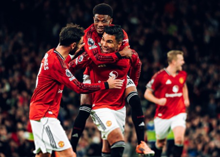 Après 7 ans ! Casemiro passe et tire encore une fois en championnat, la dernière fois c'était lorsqu'il était au Real Madrid