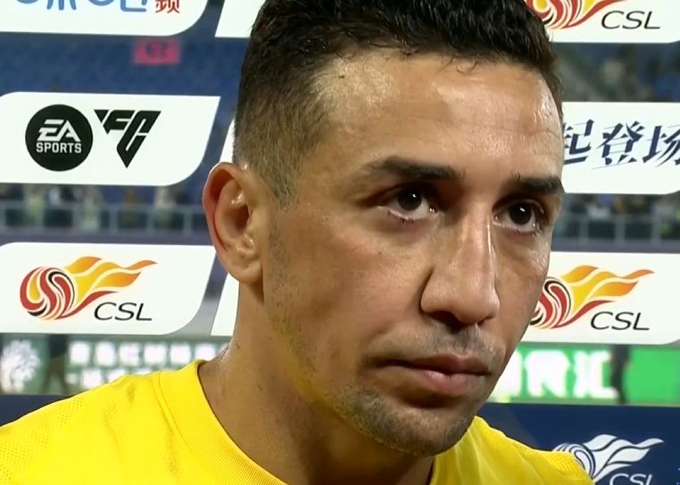 Davidson : Le coup de pied de touche marqué par Chengcheng aurait dû être un coup de pied de but. C'est dommage qu'ils n'aient pas gagné le match.