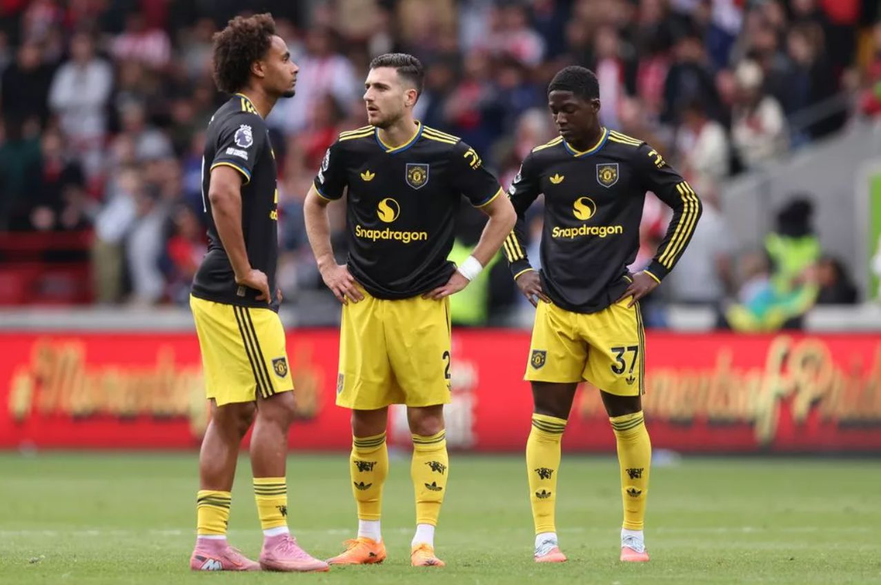 Mirror : l'entraîneur de Séville, Almeida, veut recruter Zirkzee, pensant qu'il est plus adapté à la Liga