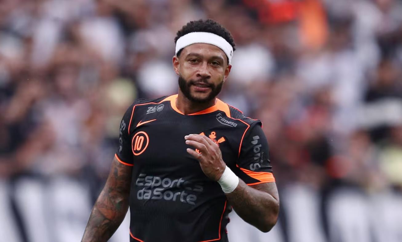 Médias brésiliens : les Corinthiens doivent 4 millions d'euros de salaire à Depay, affirmant que son salaire annuel est ridiculement élevé