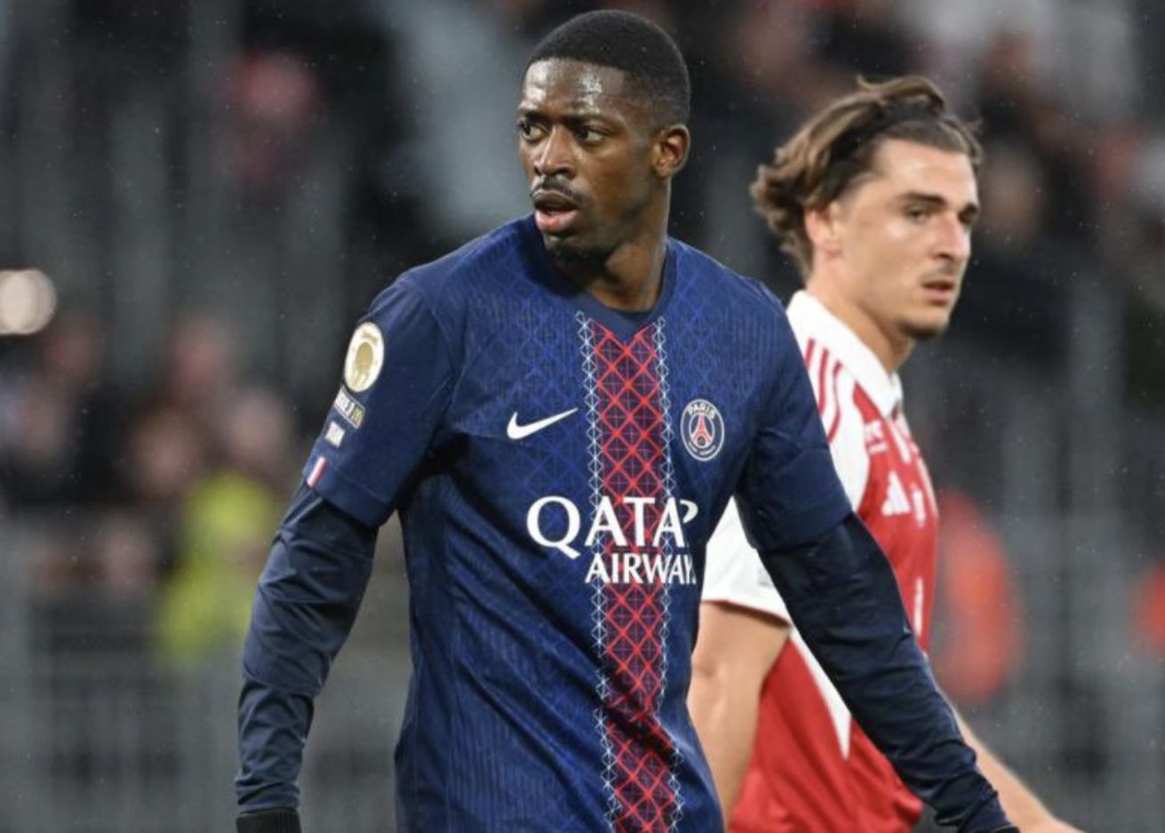 Journaliste : Achraf s'est blessé au ligament de la cheville gauche et sera absent pendant 6 à 8 semaines, et Dembele s'est blessé au mollet.