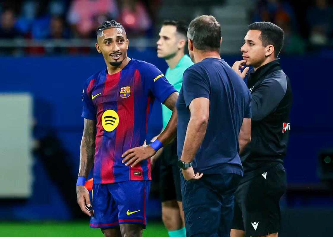 Médias occidentaux : Flick n'est pas satisfait de la récidive de l'ancienne blessure de Rafinha et demande une explication à l'équipe de récupération