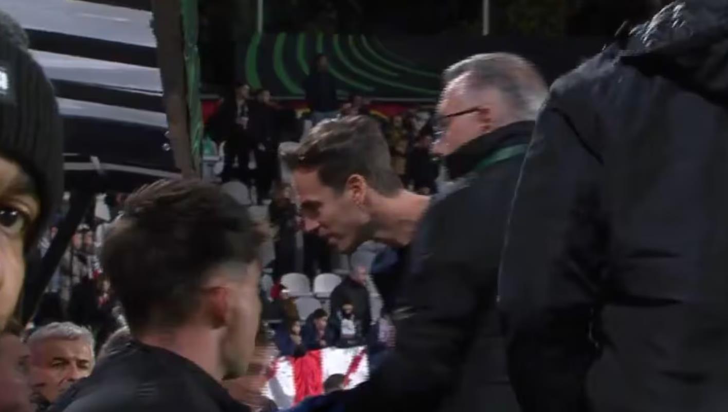 Médias espagnols : l'entraîneur Rayo Vallecano s'est disputé avec ses joueurs et l'UEFA Champions League n'a pas assisté à la conférence de presse par la suite