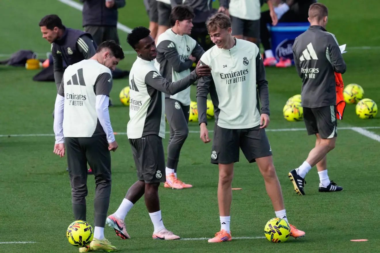 Huizen : Je veux participer à la Coupe du Monde et la gagner. Les informations concernant Yamal sont trop exagérées.