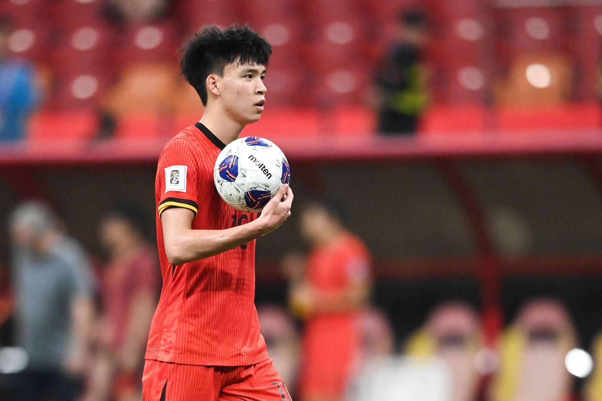 Antonio : Wang Yudong est épuisé physiquement et mentalement, nous avons donc décidé de le laisser se reposer.