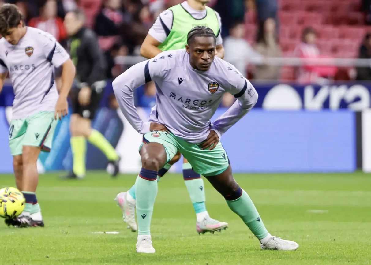 Ayon : Même si le président espagnol vient m'inviter personnellement, je choisirai de jouer pour le Cameroun