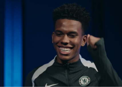 Esteban : An Shuai m'a personnellement attendu à la porte pendant le camp d'entraînement et m'a demandé si j'avais mon permis de conduire.