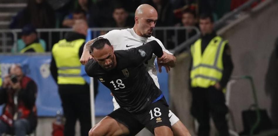 Le Kosovo garantit au moins sa qualification pour les barrages et doit battre la Suisse par 6 buts au tour final pour accéder directement à la Coupe du monde.