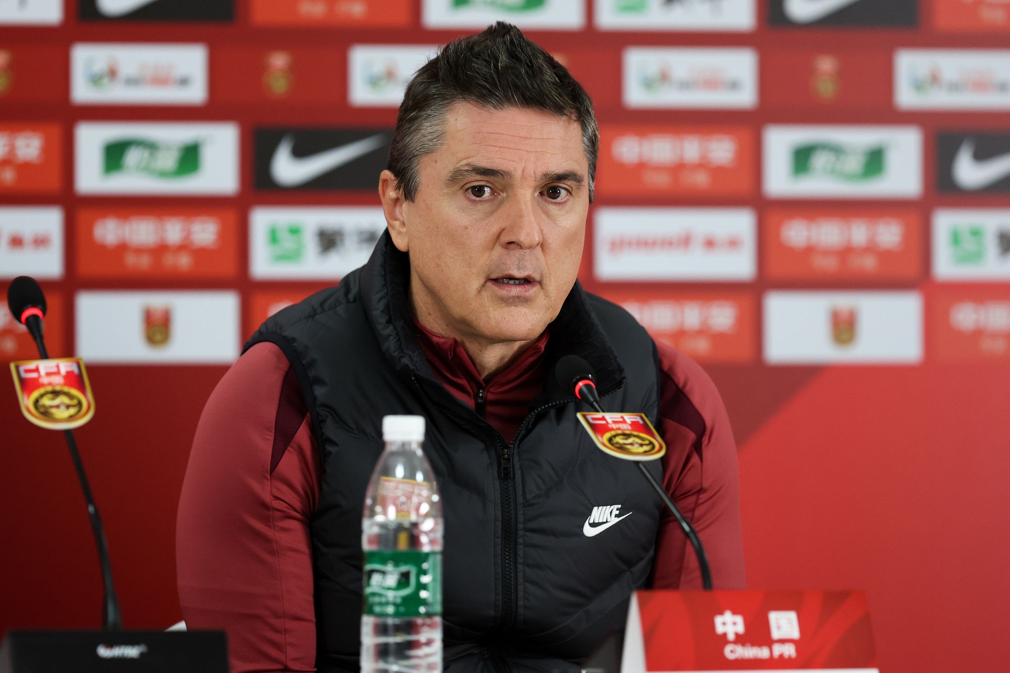 Antonio : Quand j'ai découvert Bayholam, il jouait encore comme défenseur central ; J'ai tenu les joueurs à l'écart des commentaires extérieurs