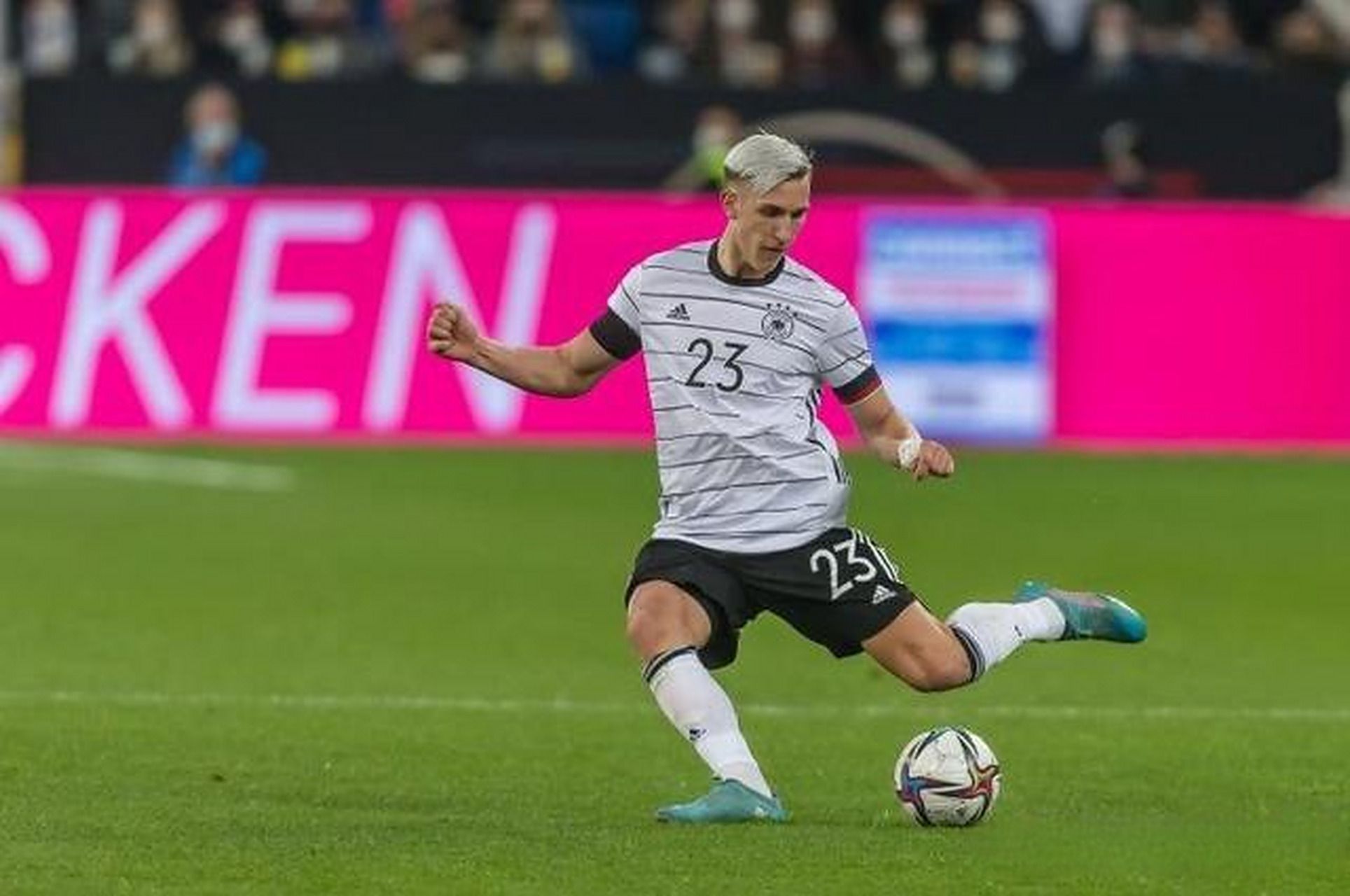 De Sky : Schlotterbeck s'attend à jouer contre la Slovaquie, mais Kimmich n'est pas optimiste