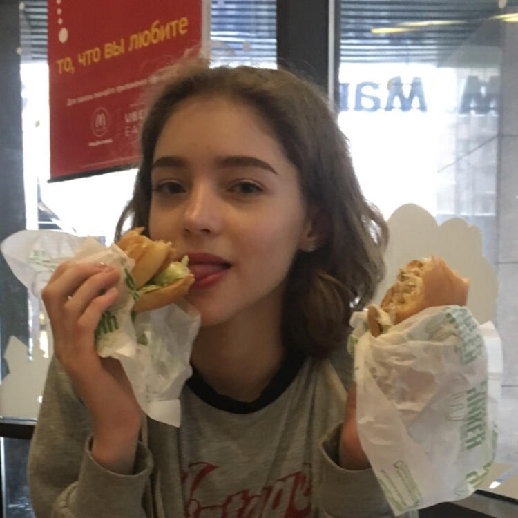 6686体育铁牌作者Madison