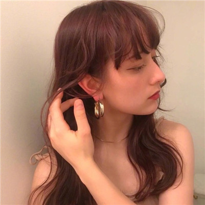 6686体育铜牌作者Adrian