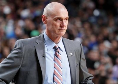 8 personnes ont été blessées ! Carlisle : Nous n'avons que 10 à 11 joueurs disponibles pour le match consécutif de demain