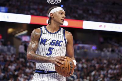 Faites de votre mieux! Banqueiro a marqué 24 points sur 7 tirs sur 21 et a récupéré 10 rebonds.