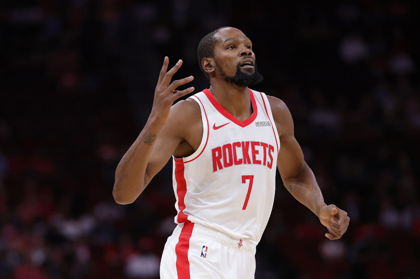 KD : Notre avantage est de savoir si nous pouvons être grands ou petits, mais quand utiliser quelle composition est un test pour l'entraîneur.