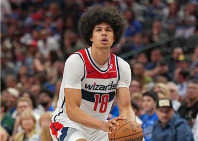 L'avenir est prometteur ! Keshawn George organise une soirée de carrière alors que l'équipe bat les Mavericks