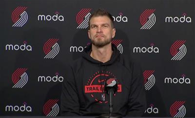 Splitter a connu un bon début dans sa carrière d'entraîneur, aidant les Trail Blazers à mettre fin à leur séquence de 9 défaites consécutives contre les Warriors.