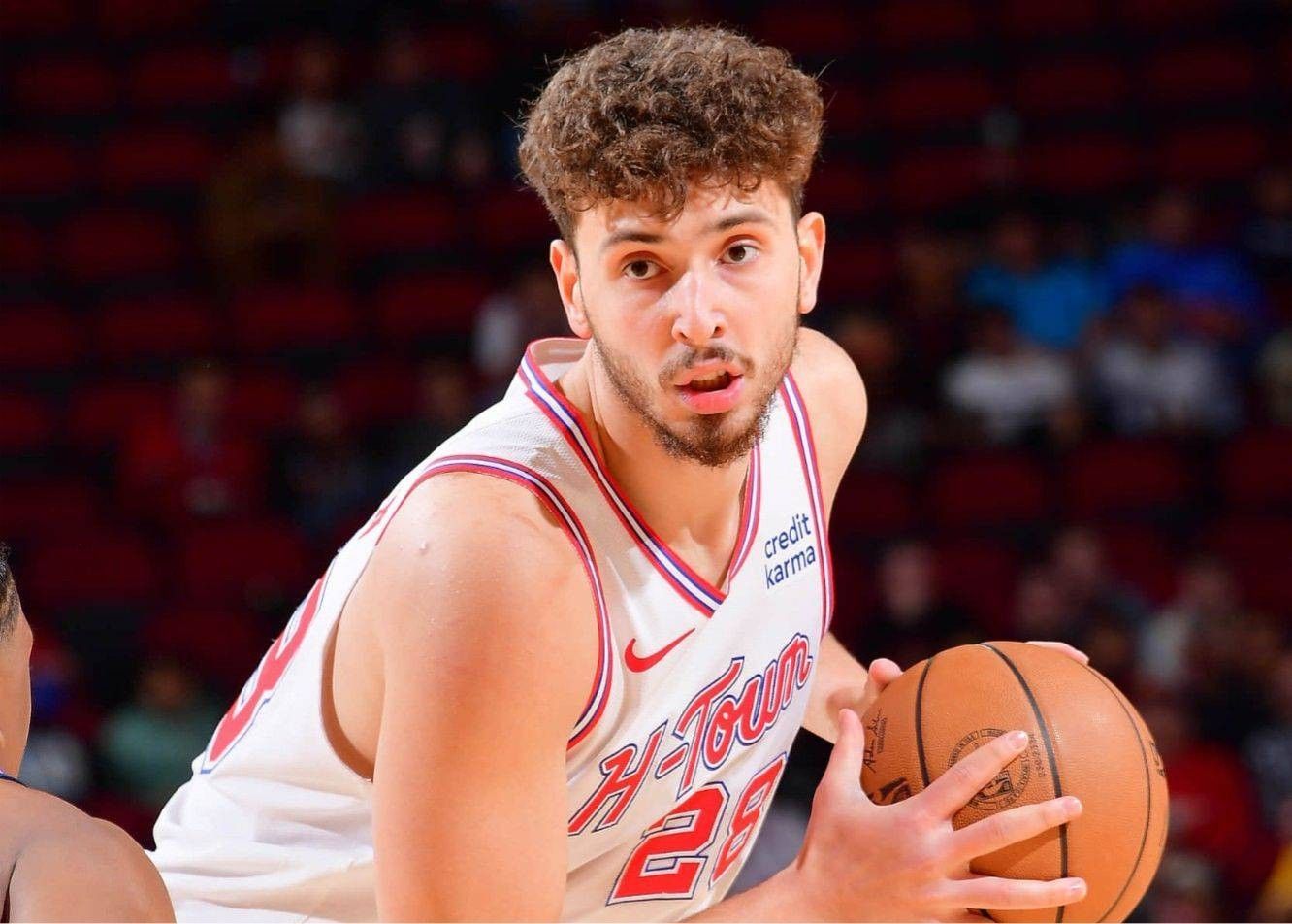 Les Rockets & Pistons ont commis 16 violations au premier quart-temps, et Shen Jing et Cunningham ont tous deux commis 2 fautes.