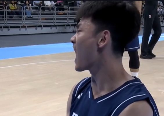 Un contributeur important à la victoire du Guangdong ! Xu Jie et Wang Ruize combinés pour 56 points, 14 rebonds et 6 passes décisives