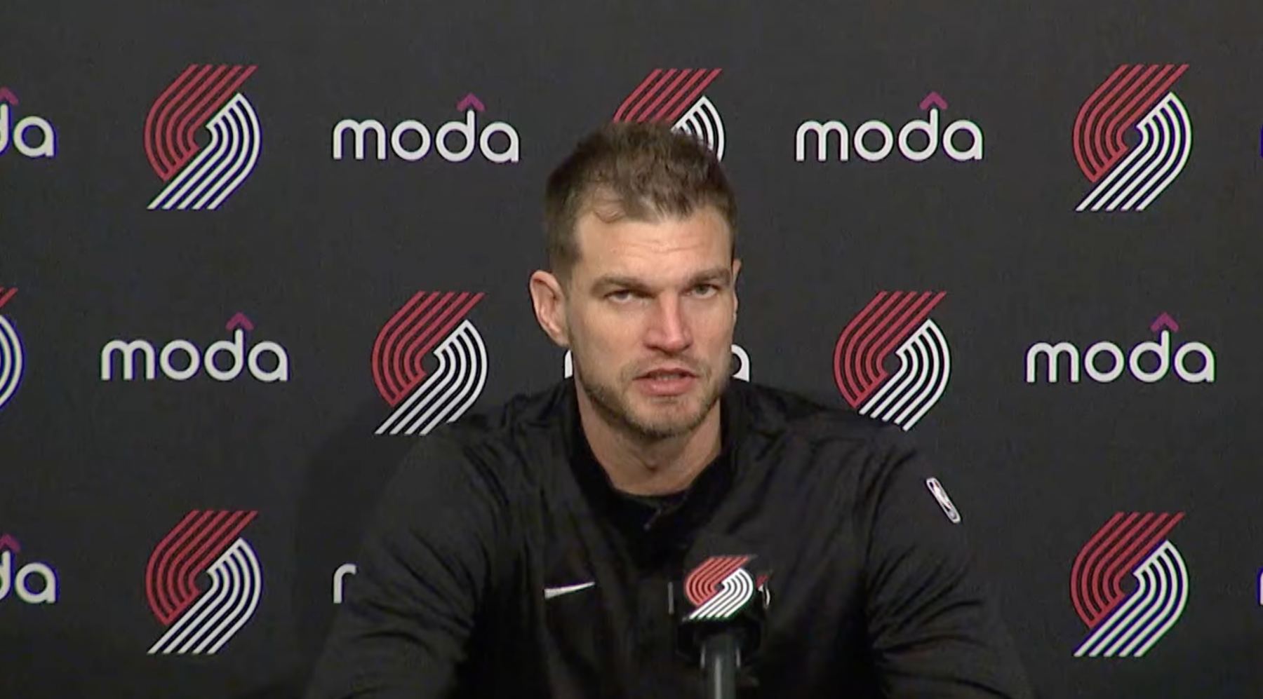 Split : Avec un n°5 comme Reese qui peut ouvrir de l'espace, notre attaque est complètement différente.