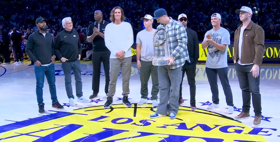 Même patron ! Les Dodgers regardent le match Lakers contre Spurs en direct