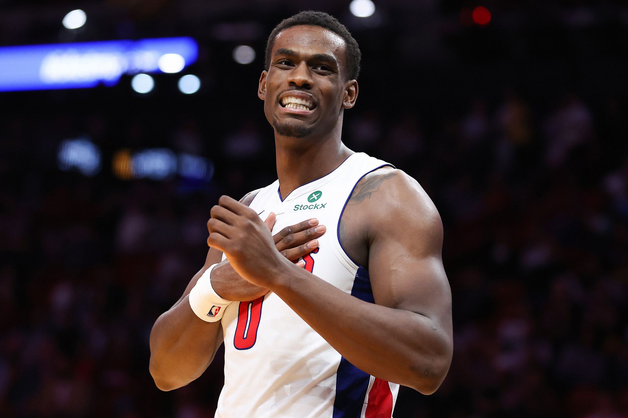 Duren, 22 ans, a marqué 20+20 à 4 reprises, juste derrière O'Neal et Howard au cours des 45 dernières années.