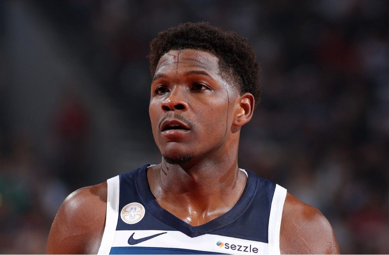 Shams : la star des Timberwolves Edwards reviendra au match aujourd'hui contre les Knicks