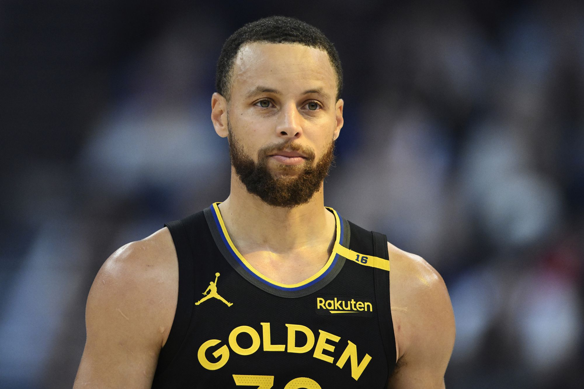 Curry a marqué 25 points et 5 tirs à trois points 346 fois. Aucun autre joueur n'a atteint 200 parties.