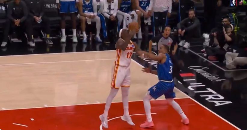 Bain : Je courais chercher le ballon et j'ai accidentellement frappé Okongwu. Je ne m'attendais pas à être expulsé.