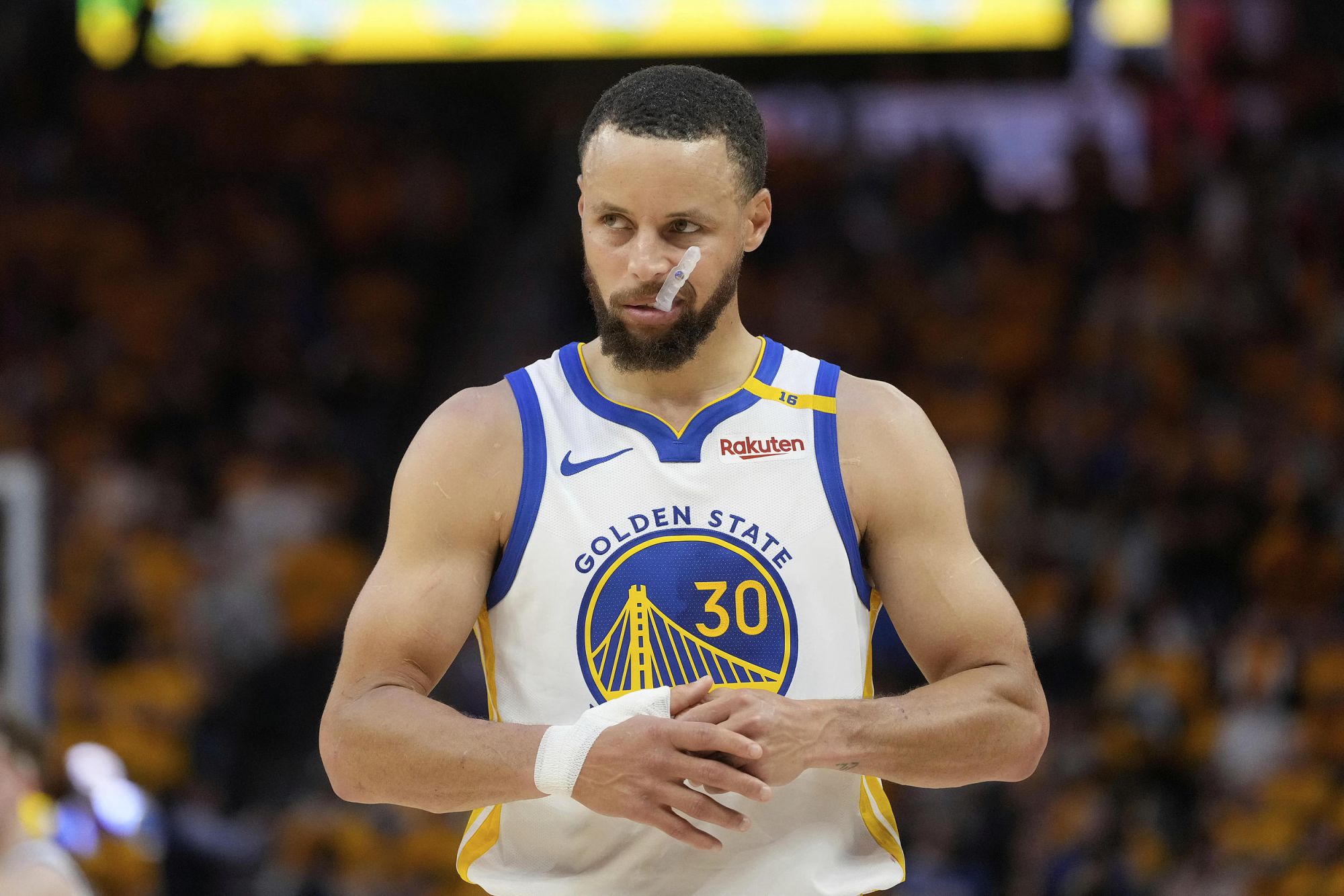 La sensation de contrôler le ballon est chaude ! Les Warriors ont réussi 7 tirs à trois points au premier quart, tirant à 63,6% à trois points.