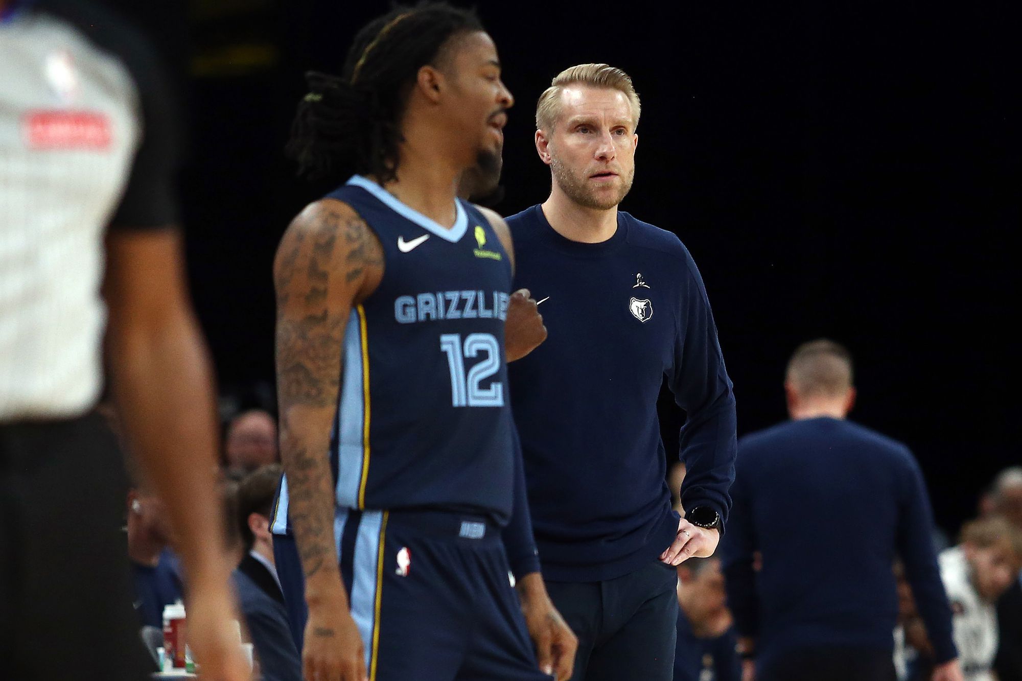 Médias américains : Morant n'a presque aucune communication avec l'entraîneur Isalo et est toujours seul lorsqu'il appelle un temps mort