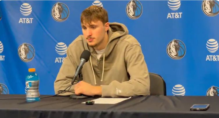 Flagg parle du licenciement d'Harrison : je suis ici pour jouer au basket, les autres questions sont décidées par les supérieurs