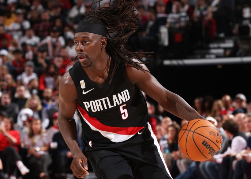 Les gens bougent et vivent ! Holiday a rejoint les Trail Blazers et a récolté en moyenne 8,4 passes décisives par match, un sommet en carrière sur une seule saison.