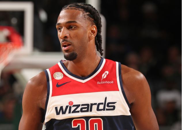 Faites de votre mieux! Sarr a marqué 25 points sur 10 tirs sur 15 et pris 11 rebonds.