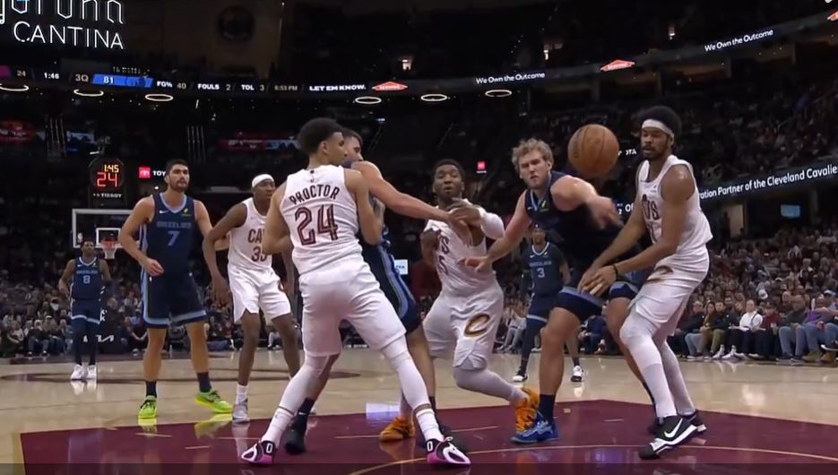 Retrouvez une certaine sensation de contrôle du ballon ! Mitchell a marqué 0 point au deuxième quart et 6 points au troisième quart