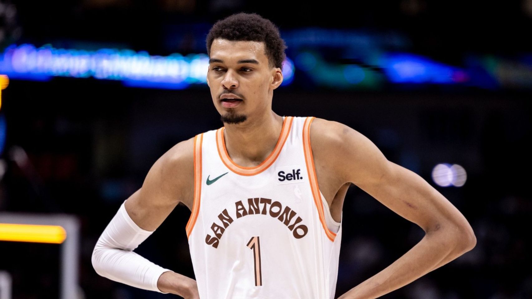 Pleine fréquentation cette saison ! Match de demain contre les Kings : Bunyama est incertain en raison d'une blessure au mollet