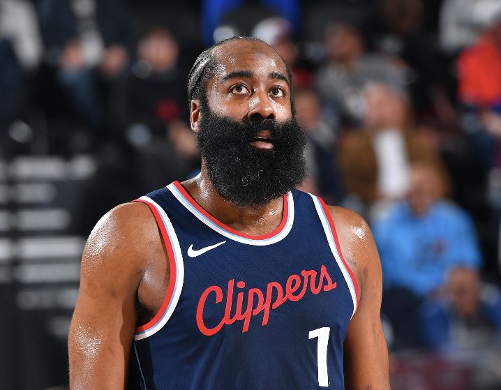 A joué 51 minutes et 03 secondes, établissant un nouveau record en saison régulière ! Harden : je joue pour gagner