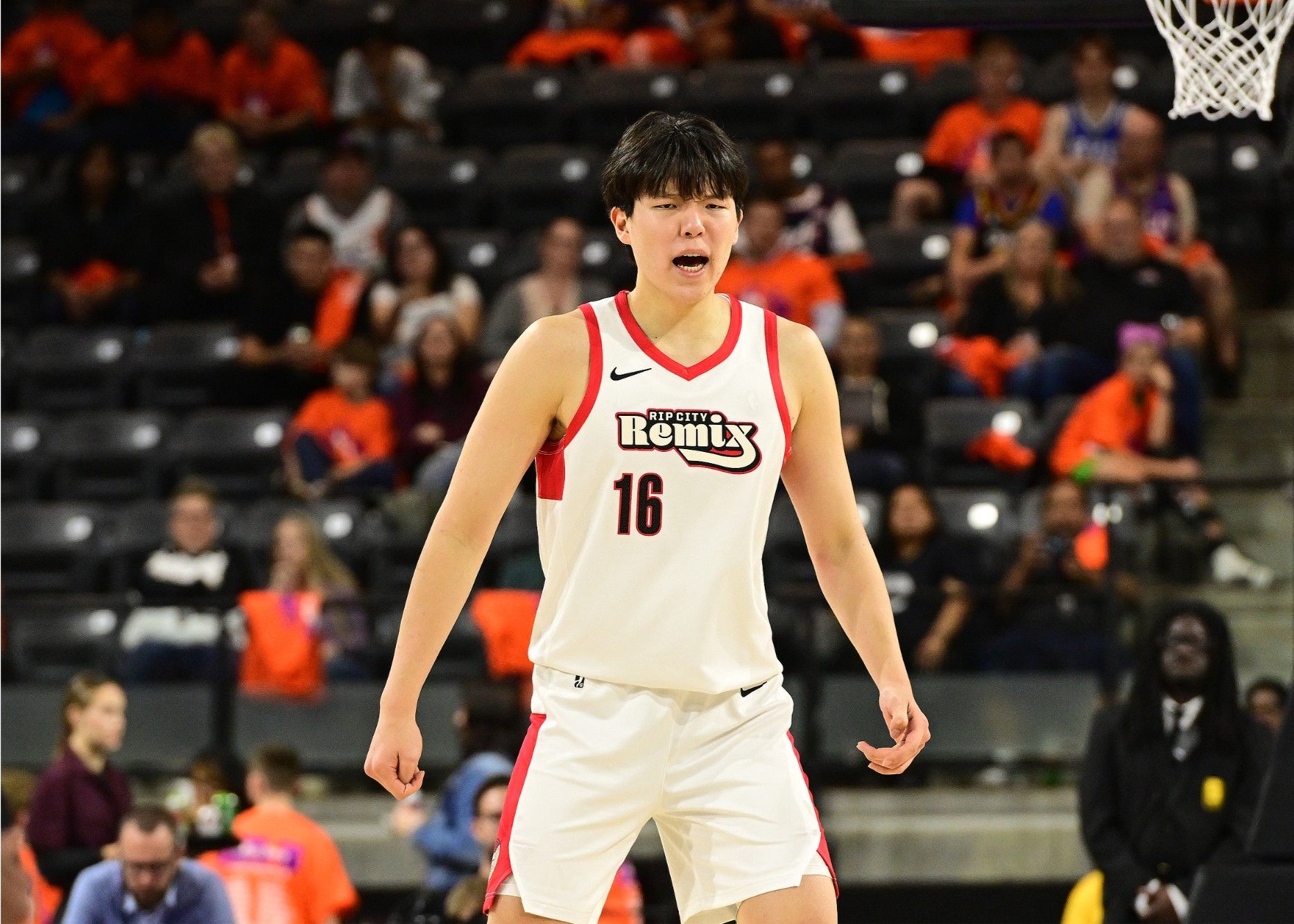 La valeur plus-moins de Yang Hansen en première mi-temps était de -25 et en seconde mi-temps de +24, Mix a finalement réalisé un grand renversement