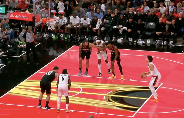 Reprenez le contrôle de votre balle! Avdija a marqué 14 points sur 5 tirs sur 7 en un seul quart-temps pour mener l'équipe dans la poursuite des points.